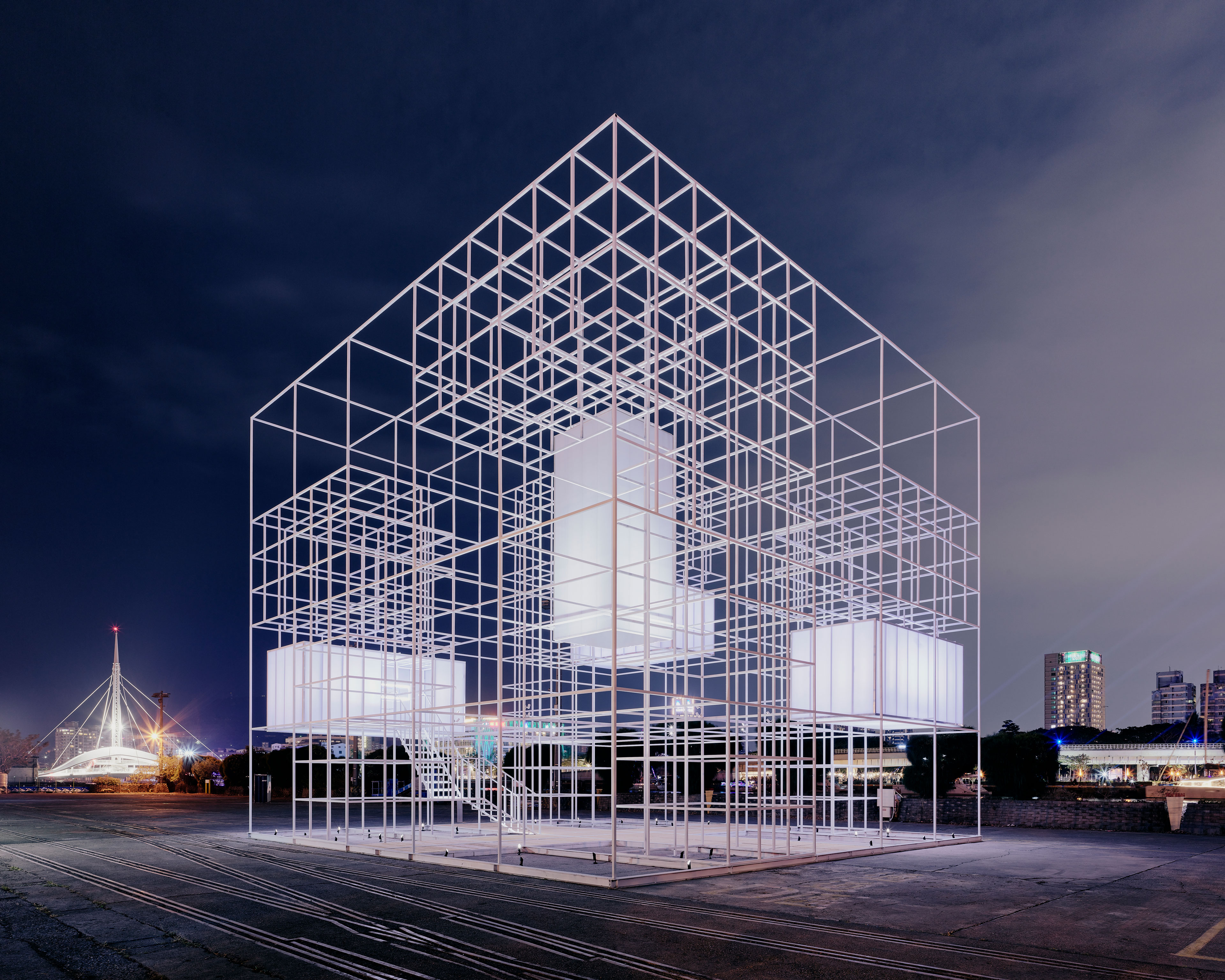 QIU | Quality Innovation United | Art Installation | The Loop Q I U Quality Innovation United Art Installation The Loop